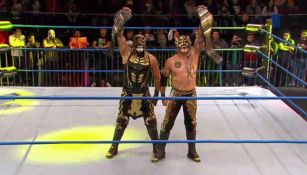 Lucha Brothers festejan con los campeonatos en Pareja de Impact