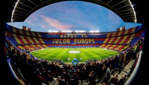 Mosaico en Camp Nou previo al Barcelona vs Liverpool