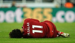 Mohamed Salah, tras recibir golpe en la cabeza