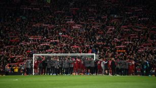 Afición del Liverpool canta 'You'll Never Walk Alone'