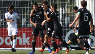 Tri Sub 17 festeja gol ante El Salvador