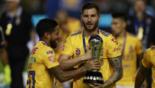 Gignac con el trofeo del Clausura 2019