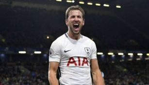 Harry Kane festeja gol con el Tottenham