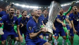Jugadores del Chelsea, con el trofeo de la Europa League