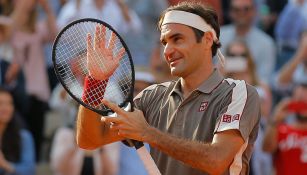 Roger Federer celebra su triunfo contra Stan Wawrinka