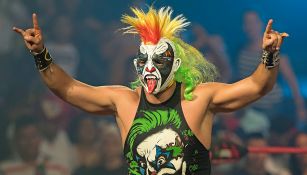 Psycho Clown hace su entrada al ring