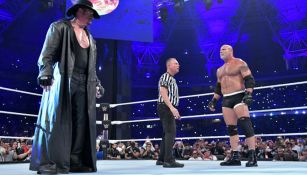 Undertaker y Goldberg antes del combate