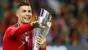 Cristiano Ronaldo celebra conquista del trofeo Nations League 