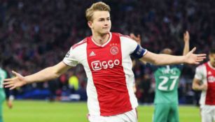 Matthijs de Ligt celebra anotación con el Ajax en Champions 
