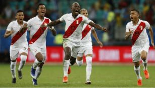 Jugadores de Perú festejan su pase a las 'Semis' de la Copa América