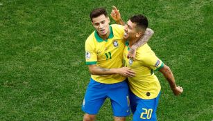 Coutinho y Firmino festejan gol de Brasil