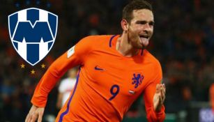 Vincent Janssen celebra un gol con Holanda