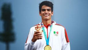  José Carlos Villarreal con su medalla de Oro