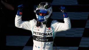 Valtteri Bottas festejando su triunfo en el GP de Australia