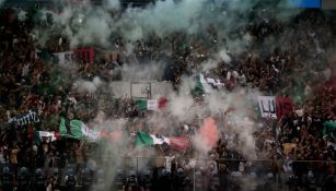 Afición de Pumas entona el 'Goya' en el Estadio Azteca