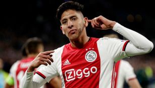 Edson Álvarez festeja un gol con el Ajax