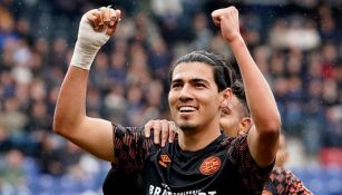 Erick Gutiérrez celebra su gol con el PSV 