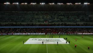 Manta en el estadio Nemesio Diez con la petición a la afición para no ofender al rival