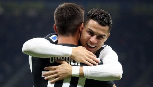  Cristiano Ronaldo celebra un gol con Paulo Dybala