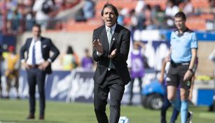 Guillermo Almada aplaude en juego de Santos 