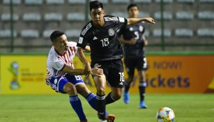 Efraín Álvarez en acción del Mundial sub 17 en el México ante Paraguay