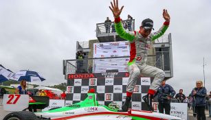 El mexicano Patricio O'Ward festeja una victoria en Indy Lights