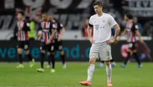 Robert Lewandowski lamenta la goleada del Eintracht Frankfurt