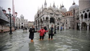 Ciudadanos de Venecia, inundados