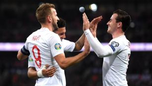 Selección de Inglaterra celebrando pase a la Eurocopa 2020