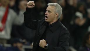 José Mourinho festeja gol del Tottenham ante Oympiacos