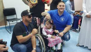 Andy Ruiz en su visita a la Asociación de Niños Discapacitados en Arabia Saudita