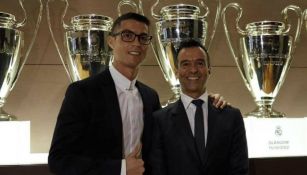 Cristiano Ronaldo y Jorge Mendes en el Santiago Bernabéu