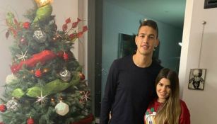 César Montes compartió la llegada de la Navidad con su pareja