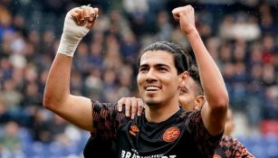 Erick Gutiérrez celebra su gol con el PSV