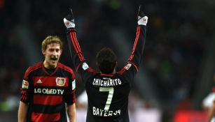 Javier Hernández celebrando un gol con el Bayer Leverkusen