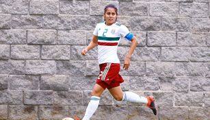 Kenti Robles durante un partido con la Selección Mexicana Femenil