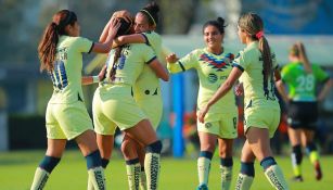 América Femenil: Las jugadoras celebran un gol