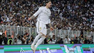 Sergio Ramos celebra un gol con el Real Madrid 