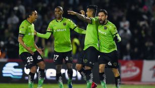 Jugadores de Juárez celebrando un gol ante Morelia