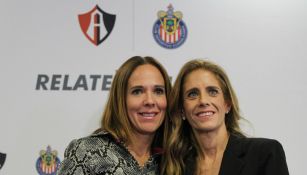 Ana Vázquez de la fundación Vergara y Laura Irraragorri en conferencia de prensa