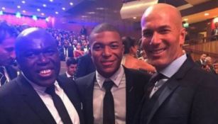 Zinedine Zidane y Mbappé en una gala de futbol 