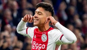 Edson Álvarez celebra un gol con el Ajax