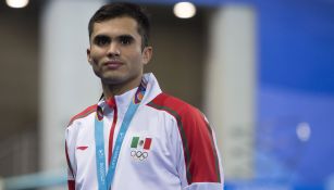 Iván García posa con la medalla de Plata en Lima