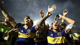 Jugadores del Boca Juniors celebran la victoria ante Gimnasia y Esgrima