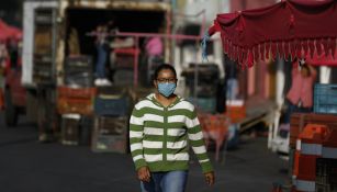 Mujer con tapabocas en la Ciudad de México