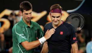 Djokovic y Federer en un partido de la ATP