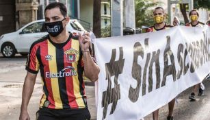 Jugadores de Leones Negros protestan en La Minerva
