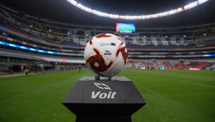 Balón del Clausura 2020 previo a juego entre Cruz Azul y América