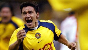 Hugo Norberto Castillo tras su gol en el Estadio Azteca 