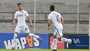 Josué Reyes festeja uno de sus goles con La Máquina